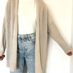 **SOLD** Light Grey Cardigan